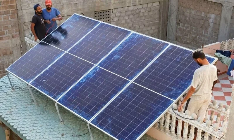 سولر پینلز کی آڑ میں منی لانڈرنگ کا انکشاف، 111 ارب کے جرمانے