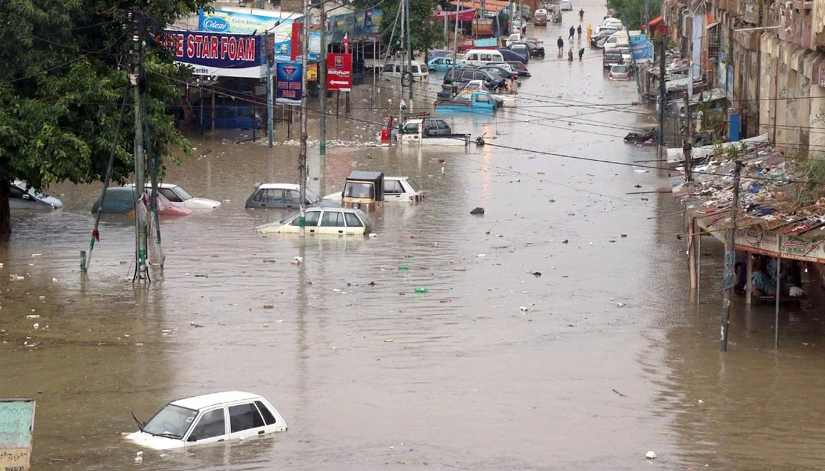 چکوال بارشوں سے انفرا اسٹرکچر تباہ، 32 سڑکیں زیر آب، بجلی کا نظام مفلوج