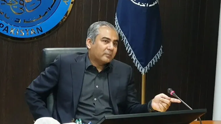 ایران میں 40 ہزار زائرین غائب ہونے کا فگر ٹھیک نہیں ہے: وفاقی وزیر داخلہ