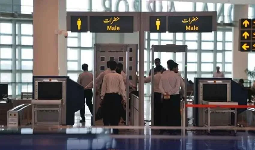 غیر ملکی سیاحوں کے لیے امیگریشن کاؤنٹرز: حکومت کا نیا فیصلہ