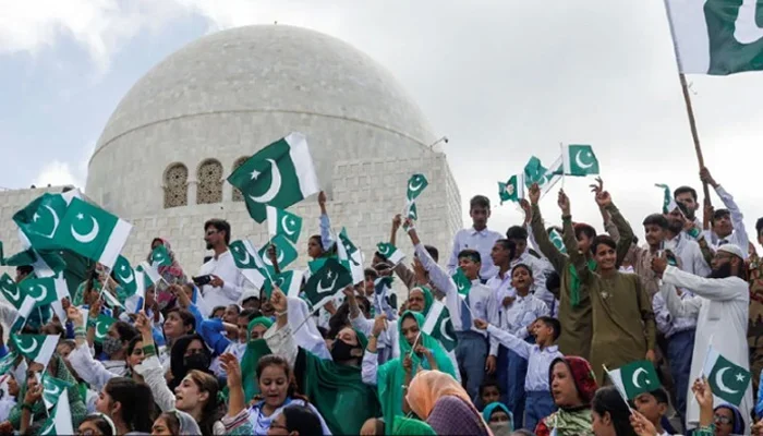 ملک بھر میں یوم آزادی قومی جوش و جذبے کے ساتھ منایا جا رہا ہے