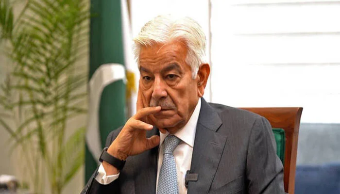 خواجہ آصف کا بیوروکریسی پر الزام: پرتگال میں جائیدادیں، شہریت کی تیاری؟