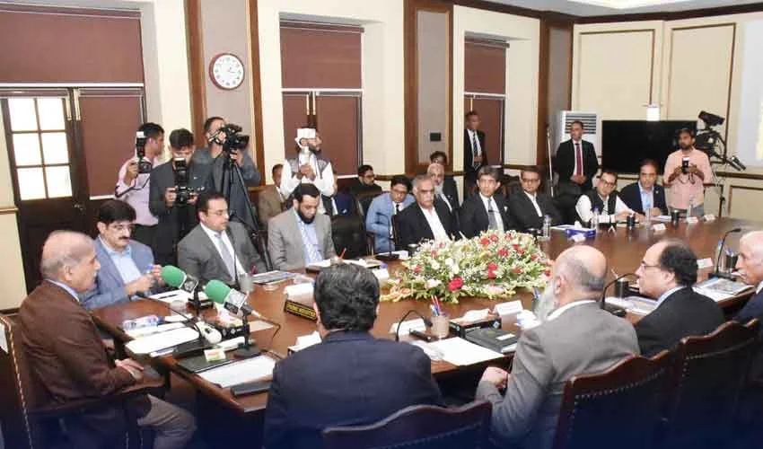 پی آئی اے اور 10 اداروں کی نجکاری ایک سال میں مکمل ہوگی