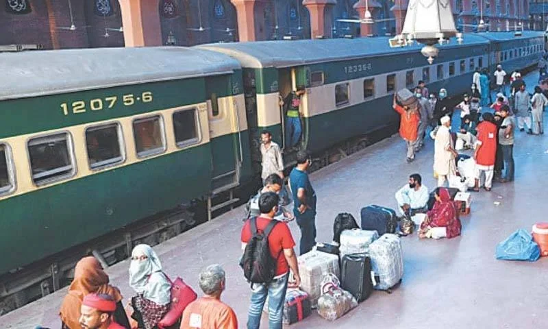 پاکستان ریلوے نے مسافروں کی کم تعداد کے باعث دو ٹرینیں معطل کردیں