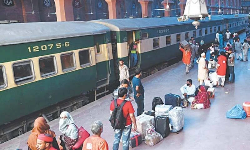 پاکستان ریلوے نے مسافروں کی کم تعداد کے باعث دو ٹرینیں معطل کردیں