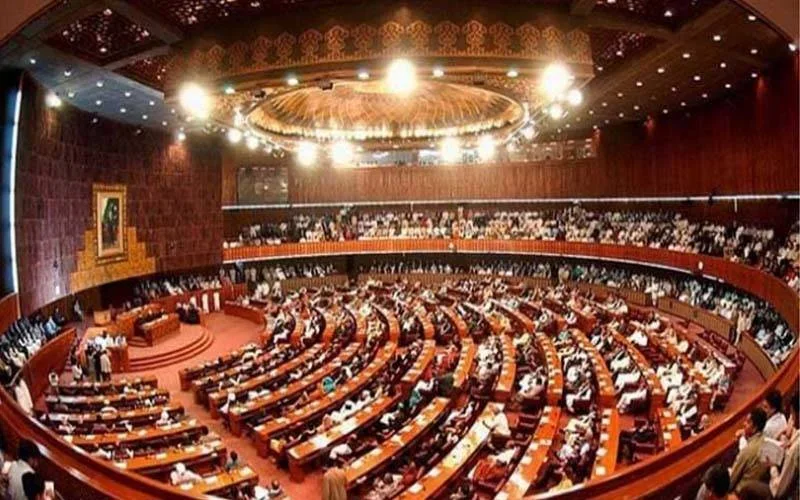 حکومت نے اٹھارہویں آئینی ترمیم میں سقم دور کرنے کی ٹھان لی