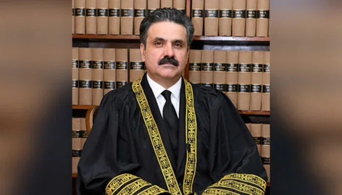 حقائق کی جانچ سپریم کورٹ کا کام نہیں، قانون کی خلاف ورزی کو دیکھیں گے، چیف جسٹس