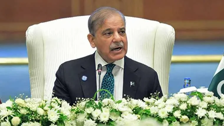 ہر شہری، مسلح افواج اور پولیس نے دہشت گردی کے خلاف جنگ لڑی: وزیراعظم