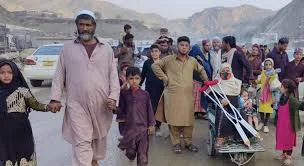 افغانستان میں خوشحال اور اچھے عہدوں پر رہنے والے افغان شہری پاکستان میں ڈیرے ڈالنے پر مجبور