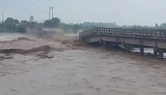 دریائے راوی میں سیلابی ریلے کا دباؤ اور شاہدرہ پر خطرہ