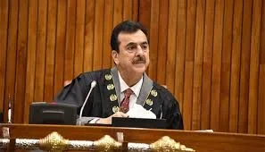 ماحولیاتی تبدیلی پاکستان کیلئے سب سے بڑا چیلنج: چیئرمین سینیٹ