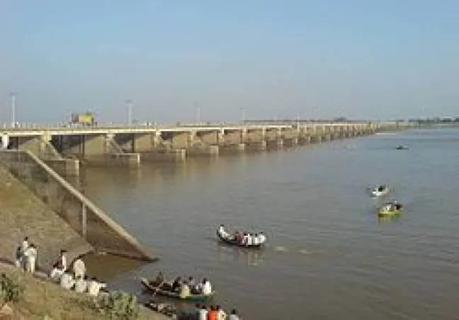 دریائے چناب پانی کی آمد کمی: 24 گھنٹے میں 5 لاکھ 77 ہزار 600 کیوسک کمی ریکارڈ