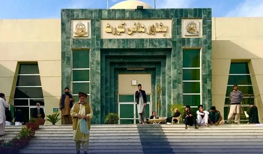 پشاورہائیکورٹ کا شام کے اوقات میں عدالتیں شروع کرنے کا فیصلہ