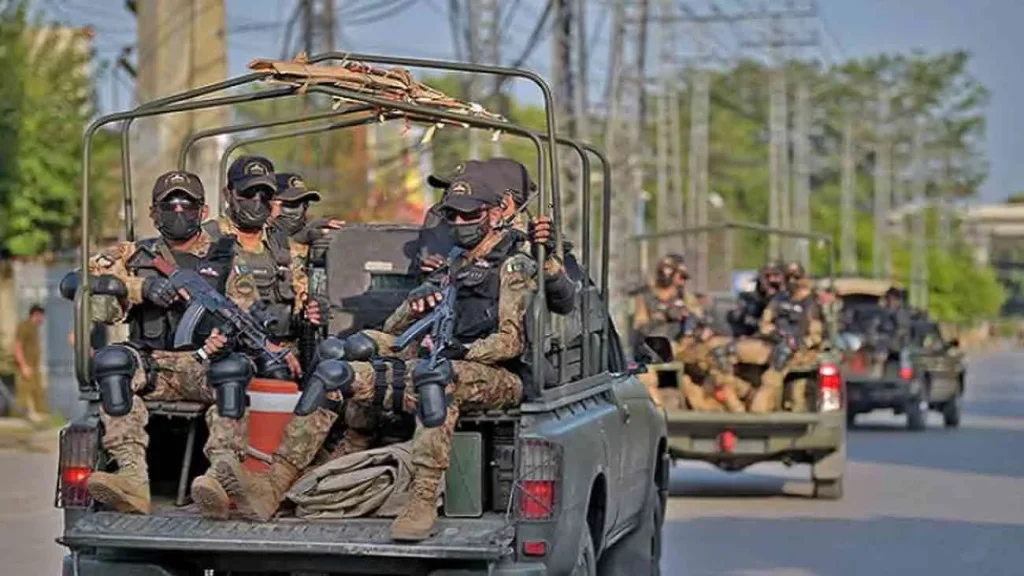 خیبرپختونخوا میں دہشت گردوں کیخلاف آپریشنز،35 خوارج جہنم واصل، 12 جوان شہید