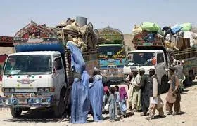 پاکستان سے افغانوں کو واپس چھوڑنے کیلئے جانیوالے 2 ہزار ٹرک افغانستان میں پھنس گئے