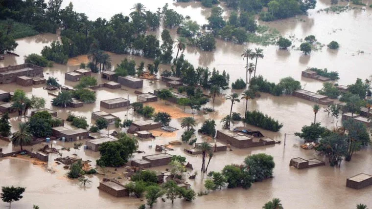 چناب میں سیلاب سے بندبوسن کے حالات سنگین، کئی بستیاں پانی میں ڈوب گئیں