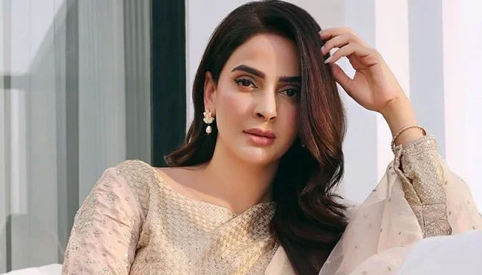 صبا قمر کا انٹرویو — "ذہنی دباؤ سے دل کا دورہ پڑا، انجیوگرافی کرانی پڑی"