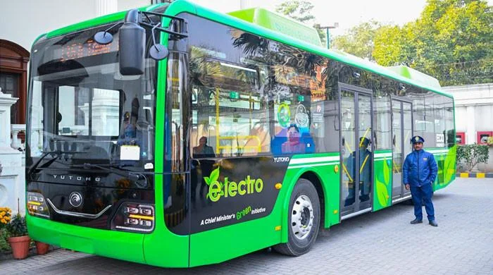 وزیراعلیٰ پنجاب کا دسمبر تک پنجاب میں 1 ہزار 115 الیکٹروبسیں فنکشنل کرنےکا حکم