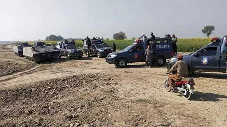 کچے کے ڈاکوؤں کے ہتھیار ڈالنے کی پالیسی: سندھ حکومت کا قیامِ امن کی جانب اہم قدم