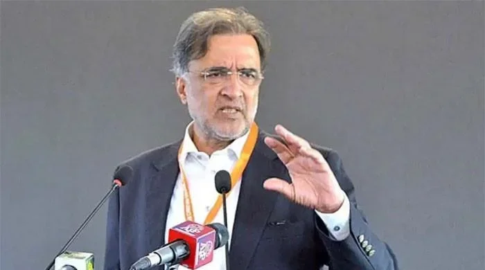 مریم نواز کو انہی کے لہجے میں جواب دینا مناسب نہیں سمجھتے ،قمر زمان کائرہ کا بیان