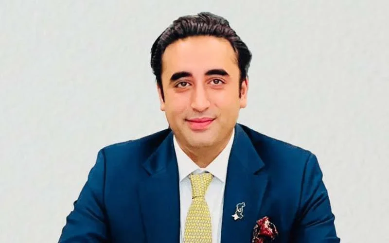 سانحہ کارساز کی 18ویں برسی پر بلاول بھٹو کا شہداء کو خراج عقیدت