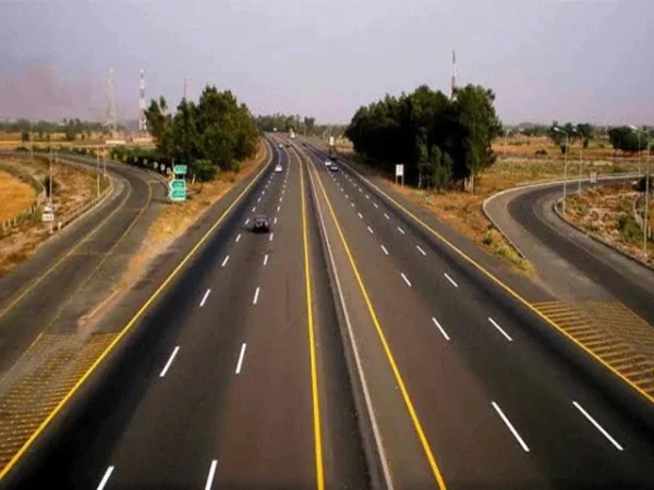 پنجاب ترقیاتی منصوبے: شاہراہوں کی بحالی اور تعمیراتی کام میں تیزی