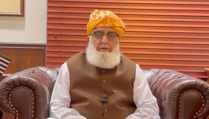 بھکر جلسہ: مولانا فضل الرحمان کا بیان، مدارس کے خلاف پروپیگنڈا اور سازش کی مذمت