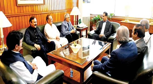 حکومت اور پیپلز پارٹی کے درمیان مذاکرات بے نتیجہ ختم | ایوان میں کشیدگی برقرار