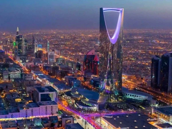 سعودی عرب مستقل رہائش قانون: کفیل کی شرط ختم، غیر ملکیوں کیلئے نیا نظام نافذ