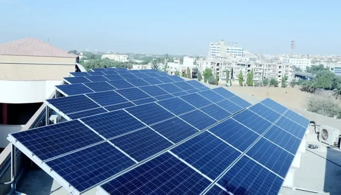 نیٹ میٹرنگ 6 ہزار میگاواٹ: گرڈ پر بوجھ اور سسٹم استحکام کا چیلنج