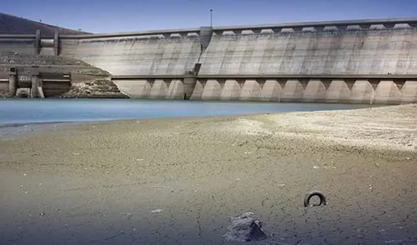 ایران میں خشک سالی شدت اختیار کر گئی، تہران کے ڈیم میں صرف دو ہفتے کا پانی باقی