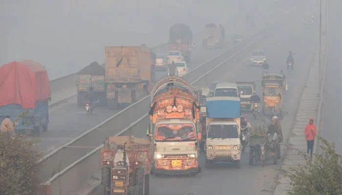 لاہور میں فضائی آلودگی خطرناک حد تک بڑھ گئی، دنیا کا آلودہ ترین شہر قرار