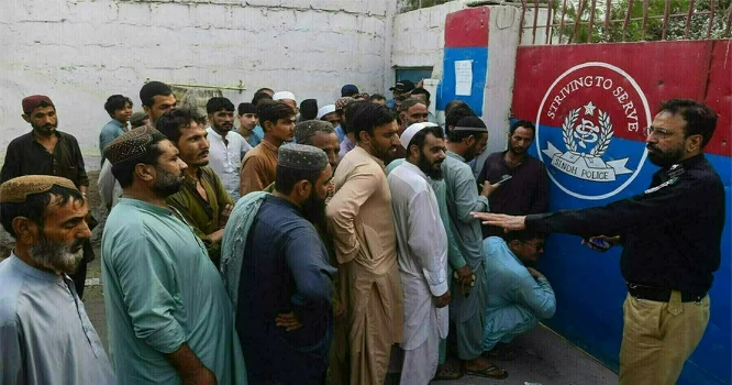 پولیس کی کارروائی، غیر قانونی افغان شہریوں کو جائیداد کرائے پر دینے والوں کے خلاف مقدمات درج