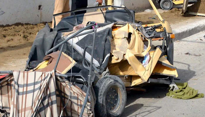 مظفرگڑھ رکشہ حادثہ: تیز رفتاری کے باعث طالبہ جاں بحق، 13 زخمی