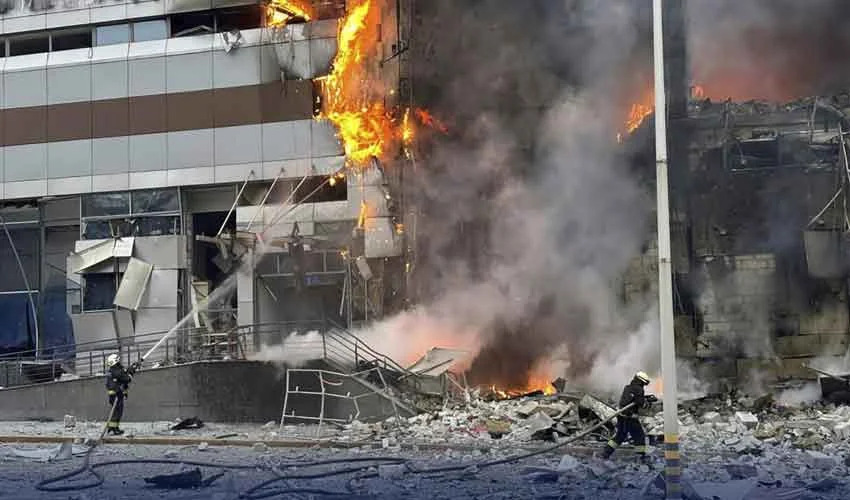 روس کا خارکیف پر فضائی حملہ: 19 افراد ہلاک اور متعدد زخمی