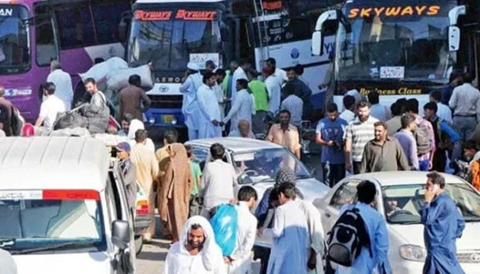 پنجاب میں ڈیزل کی قیمتوں میں کمی کے بعد کرایوں میں کمی، مسافروں کو فوری فائدہ