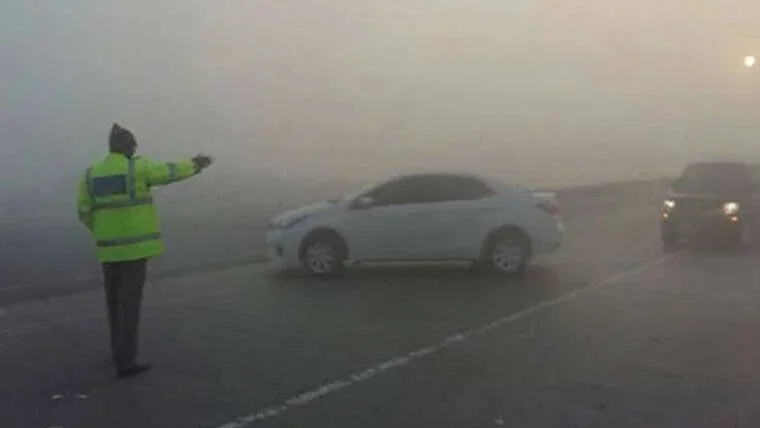 پنجاب میں دھند کا راج—موٹر وے ایم 5 اوچ شریف سے ظاہر پیر تک بند