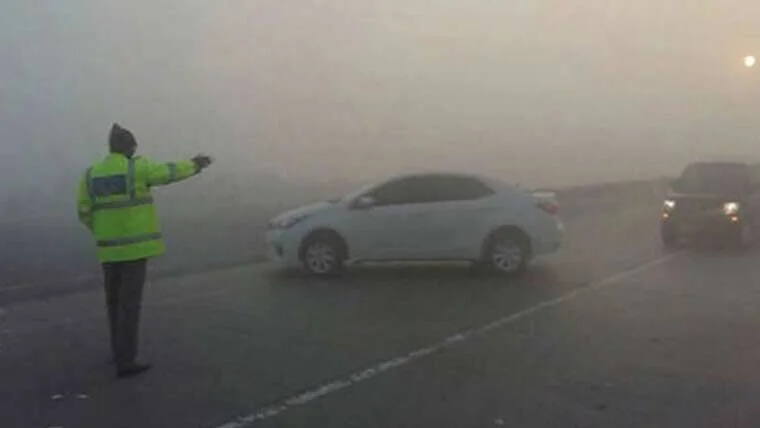 پنجاب میں دھند کا راج—موٹر وے ایم 5 اوچ شریف سے ظاہر پیر تک بند