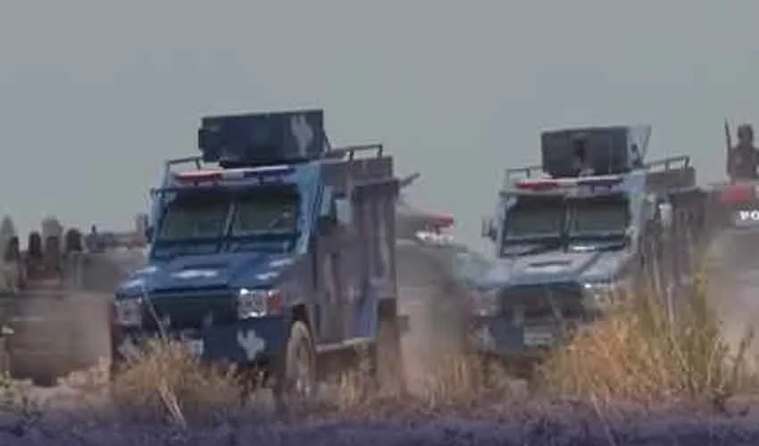 گھوٹکی میں ڈاکوؤں کا مسافر بس پر حملہ، 18 مسافر اغوا