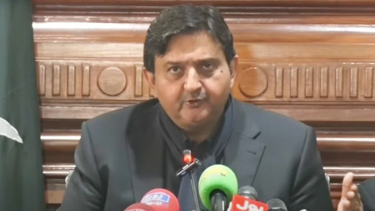 پی ٹی آئی مقدس مقامات کا احترام نہیں کرتی تو اسمبلی کا کیا کرے گی: ملک احمد خان