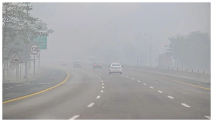 "شدید دھند کے باعث موٹرویز بند"