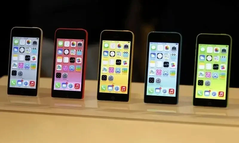 موبائل فون لگژری آئٹمز نہیں: قائمہ کمیٹی کی FBR و PTA کو جامع رپورٹ کی ہدایت