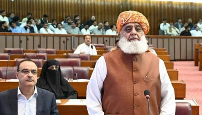 مولانا فضل الرحمان کا کہنا: 27ویں آئینی ترمیم میں کسی کو اعتماد میں نہیں لیا گیا