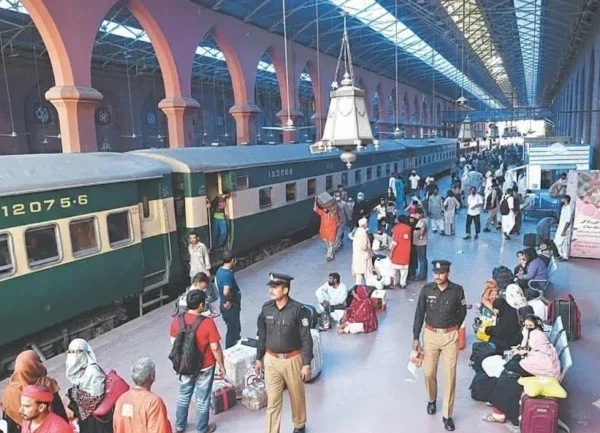 ریلوے پولیس نے گھر سے بھاگے بچے پکڑ کر ورثا کے حوالے کر دیے