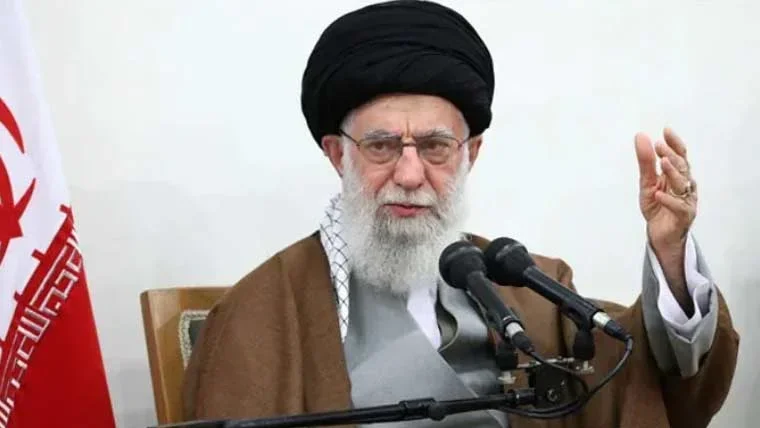 آیت اللہ خامنہ ای زیرِ زمین پناہ گاہ منتقل، امریکی حملے کا خدشہ