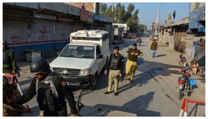 بنوں پولیس موبائل حملہ، جوابی کارروائی میں 2 دہشتگرد ہلاک