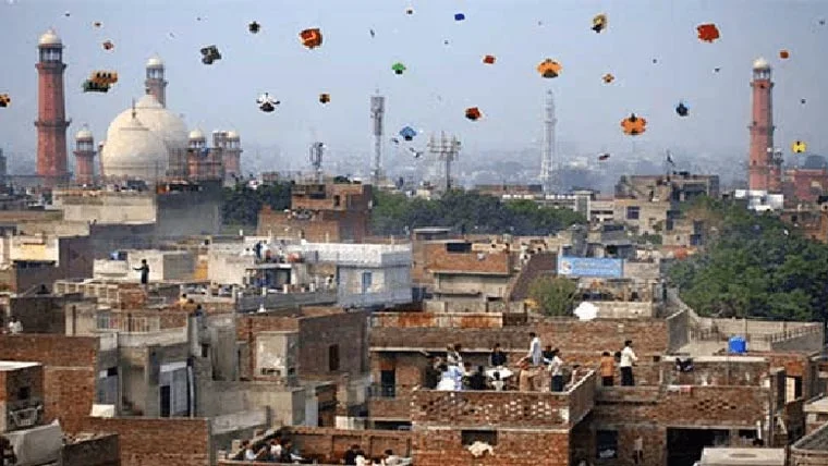 پتنگ بازی کے خلاف مقدمات، 3 برسوں میں 5915 ایف آئی آرز، پولیس رپورٹ لاہور ہائیکورٹ میں جمع