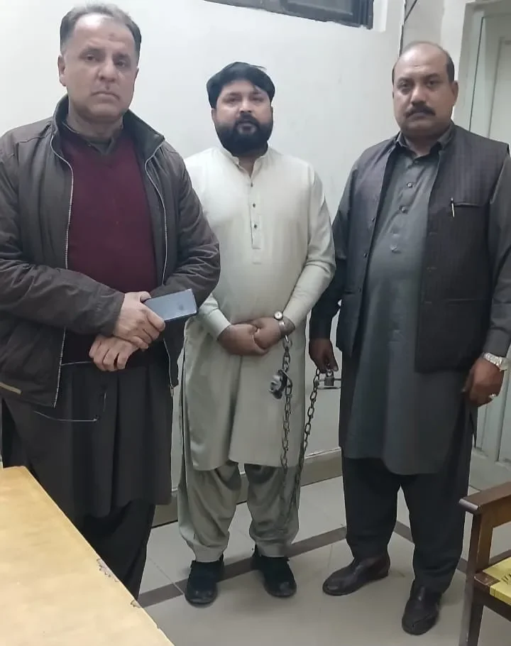 اینٹی کرپشن کارروائی پنجاب: وثیقہ نویس حسنین بھٹھ گرفتار