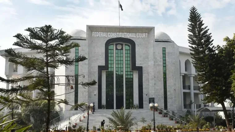 ہائیکورٹس کا دائرہ اختیار محدود ہے، جذبات کے بجائے قانون پر فیصلے ہوں گے