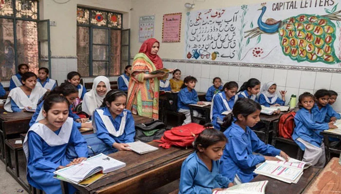 طلبہ کی حفاظت اولین، خطرناک عمارتوں والے اسکول بند کرنے کا فیصلہ